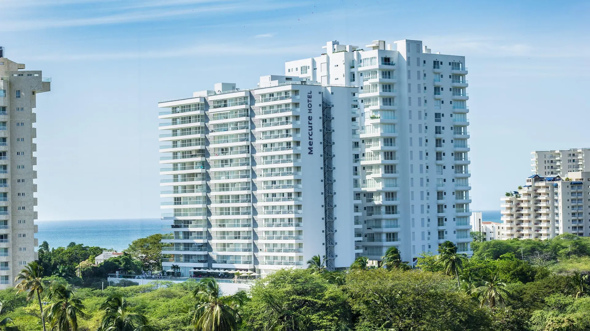 Отель Mercure Santa Marta Emile