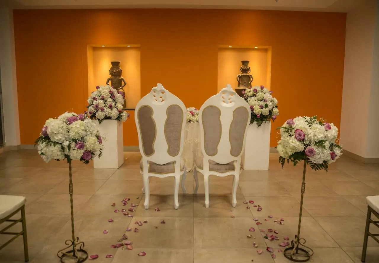 Отель Mercure Santa Marta Emile