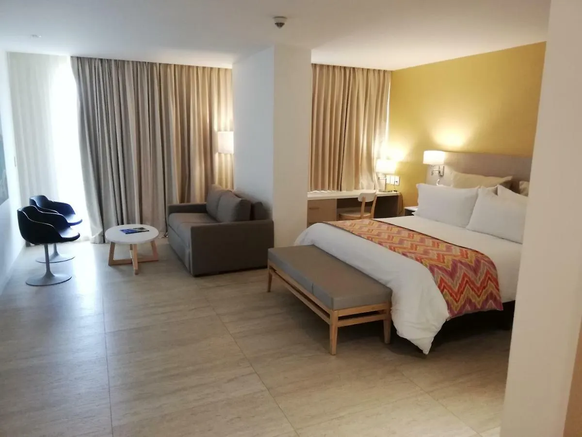 Отель Mercure Santa Marta Emile