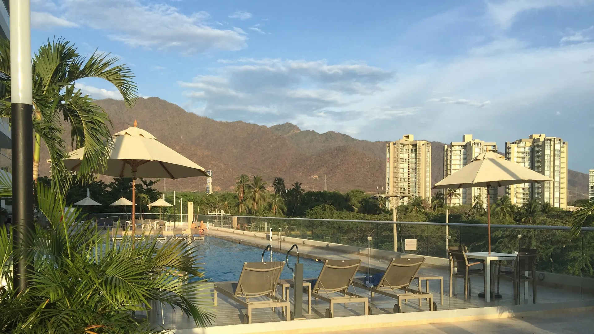 Mercure Santa Marta Emile